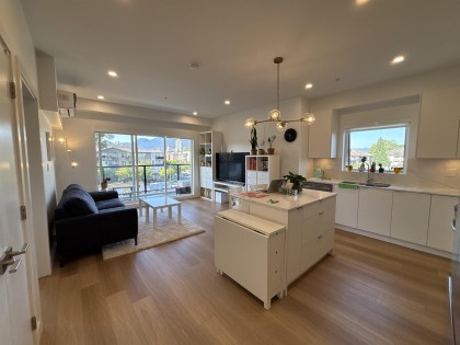 Photo 2 at 401 - 2331 Kelly Avenue, Central Pt Coquitlam, Port Coquitlam