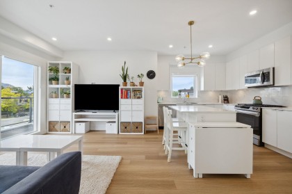 Photo 4 at 401 - 2331 Kelly Avenue, Central Pt Coquitlam, Port Coquitlam