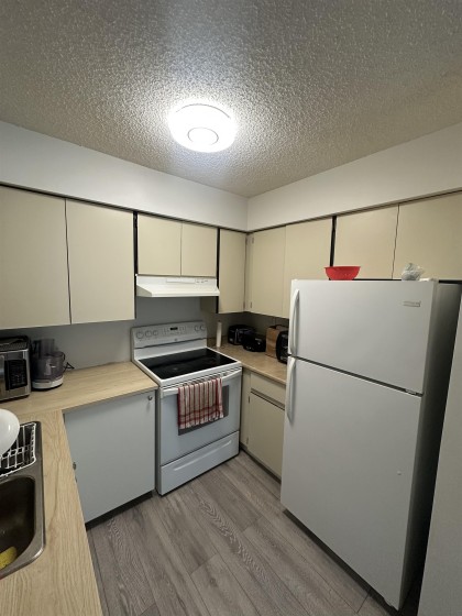 Photo 1 at 303 - 1948 Coquitlam Avenue, Glenwood PQ, Port Coquitlam