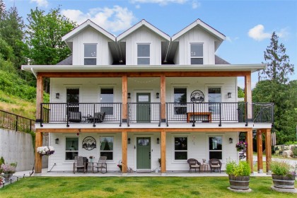 Photo 1 at 34821 Ferndale Avenue, Hatzic, Mission