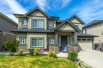 Photo 3 at 33993 Mcphee Place, Mission BC, Mission