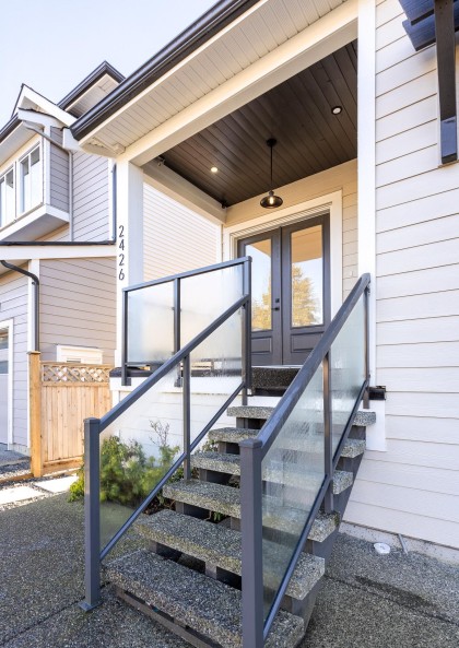 Photo 4 at 2426 Friskie Avenue, Woodland Acres PQ, Port Coquitlam