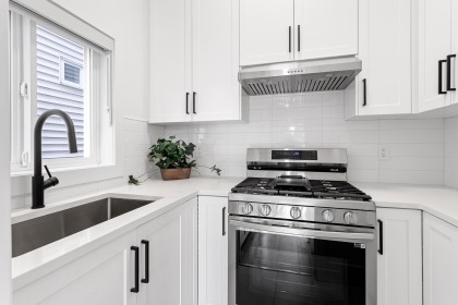 Photo 13 at 2472 Glenwood Avenue, Woodland Acres PQ, Port Coquitlam