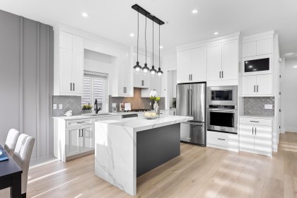 Photo 9 at 2472 Glenwood Avenue, Woodland Acres PQ, Port Coquitlam