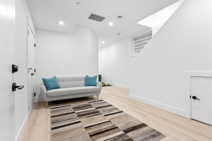 Photo 31 at 2472 Glenwood Avenue, Woodland Acres PQ, Port Coquitlam