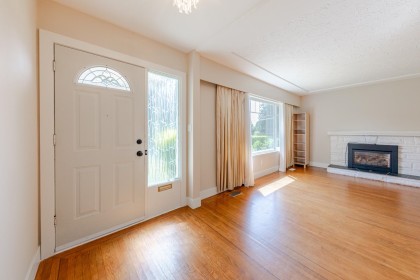 Photo 6 at 3729 Wellington Street, Oxford Heights, Port Coquitlam