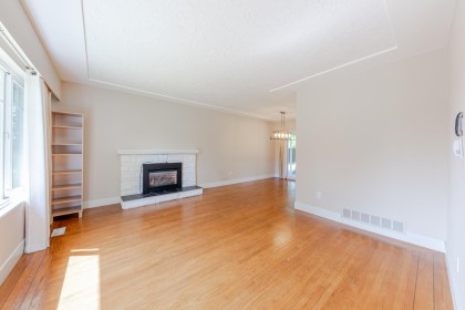 Photo 5 at 3729 Wellington Street, Oxford Heights, Port Coquitlam