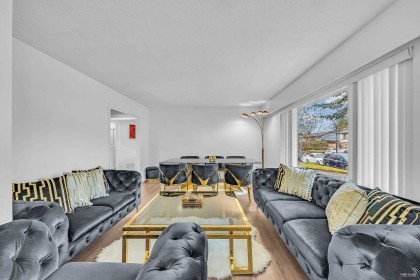 Photo 5 at 22938 Fuller Avenue, East Central, Maple Ridge