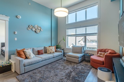 Photo 2 at 404 - 2389 Hawthorne Avenue, Central Pt Coquitlam, Port Coquitlam