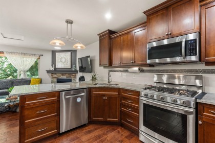 Photo 9 at 15 - 11355 Cottonwood Drive, Cottonwood MR, Maple Ridge