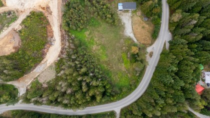 Photo 2 at 32482 Dewdney Trunk Road, Steelhead, Mission