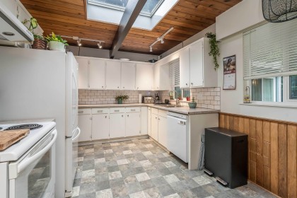 Photo 14 at 23830 130th Avenue, Silver Valley, Maple Ridge