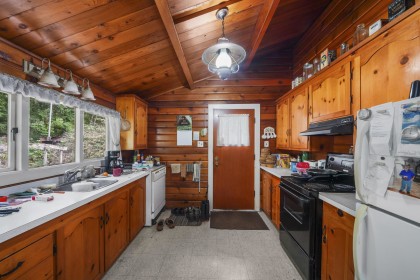 Photo 5 at 10941 249 Street, Thornhill MR, Maple Ridge