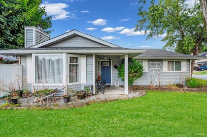 Photo 2 at 22641 Kendrick Loop, East Central, Maple Ridge