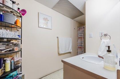 Photo 14 at 21190 Glenwood Avenue, Northwest Maple Ridge, Maple Ridge