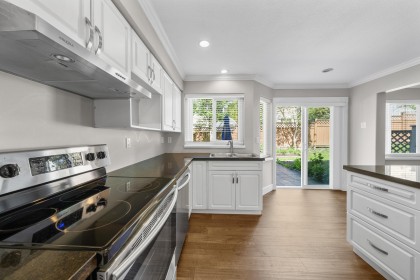 Photo 10 at 115 - 22515 116 Avenue, East Central, Maple Ridge