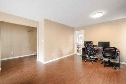 Photo 3 at 19625 Park Road, Mid Meadows, Pitt Meadows