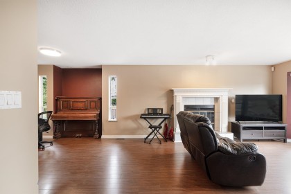 Photo 10 at 19625 Park Road, Mid Meadows, Pitt Meadows