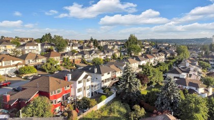 Photo 3 at 2658 Klassen Court, Citadel PQ, Port Coquitlam