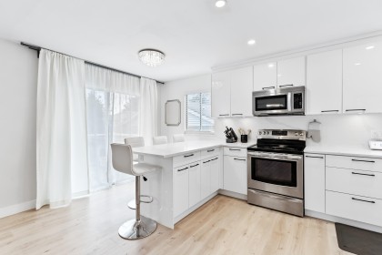 Photo 12 at 12276 Aurora Street, East Central, Maple Ridge