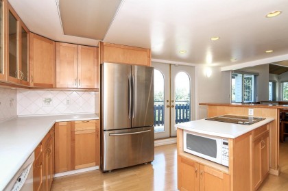 Photo 8 at 1525 Elinor Crescent, Mary Hill, Port Coquitlam