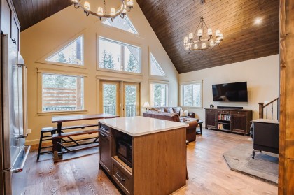 Photo 9 at 20788 Edelweiss Drive, Hemlock, Mission
