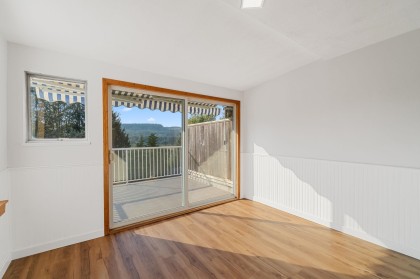 Photo 7 at 1431 Elinor Crescent, Mary Hill, Port Coquitlam