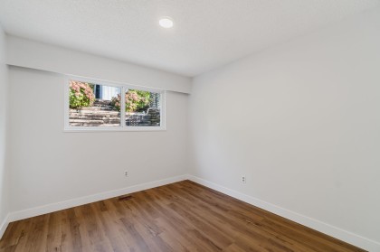 Photo 11 at 1431 Elinor Crescent, Mary Hill, Port Coquitlam