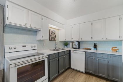 Photo 19 at 1431 Elinor Crescent, Mary Hill, Port Coquitlam