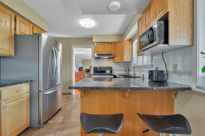 Photo 6 at 9370 263 Street, Thornhill MR, Maple Ridge