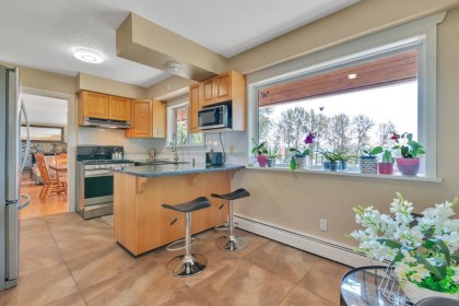 Photo 5 at 9370 263 Street, Thornhill MR, Maple Ridge