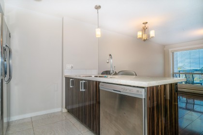 Photo 6 at 303 - 22318 Lougheed Highway, West Central, Maple Ridge