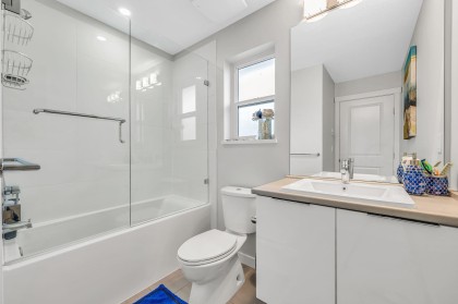 Photo 20 at 1505 - 11295 Pazarena Place, East Central, Maple Ridge