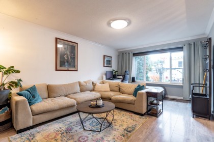 Photo 3 at 3557 Handley Crescent, Lincoln Park PQ, Port Coquitlam