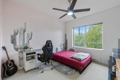 Photo 12 at 404 - 22290 North Avenue, West Central, Maple Ridge