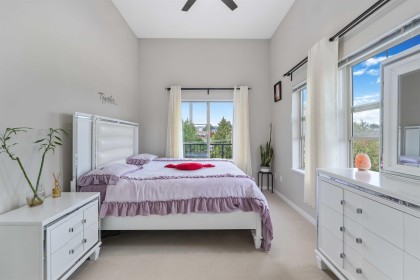 Photo 9 at 404 - 22290 North Avenue, West Central, Maple Ridge