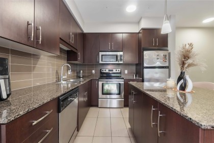 Photo 15 at 404 - 22290 North Avenue, West Central, Maple Ridge