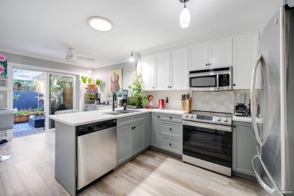 Photo 15 at 17 - 12049 217 Street, West Central, Maple Ridge