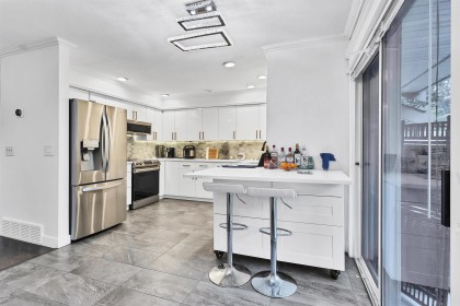 Photo 10 at 17 - 22751 Haney Bypass, East Central, Maple Ridge