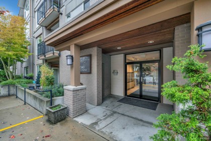 Photo 2 at 404 - 2343 Atkins Avenue, Central Pt Coquitlam, Port Coquitlam