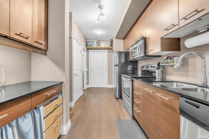 Photo 10 at 404 - 2343 Atkins Avenue, Central Pt Coquitlam, Port Coquitlam