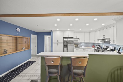 Photo 12 at 19607 Somerset Drive, Mid Meadows, Pitt Meadows