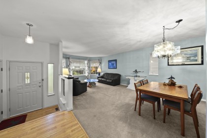 Photo 7 at 19607 Somerset Drive, Mid Meadows, Pitt Meadows