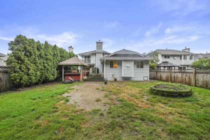 Photo 33 at 19607 Somerset Drive, Mid Meadows, Pitt Meadows