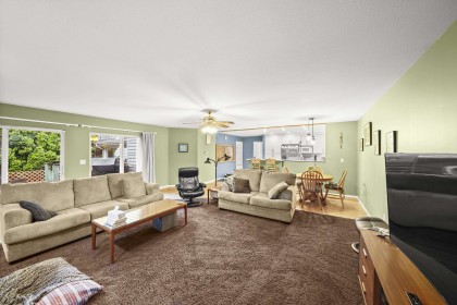 Photo 14 at 19607 Somerset Drive, Mid Meadows, Pitt Meadows