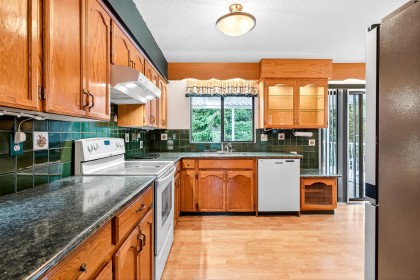 Photo 11 at 11918 Bruce Place, Southwest Maple Ridge, Maple Ridge