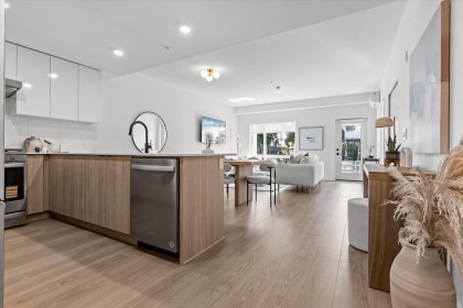 Photo 3 at 204 - 2277 Hawthorne Avenue, Central Pt Coquitlam, Port Coquitlam