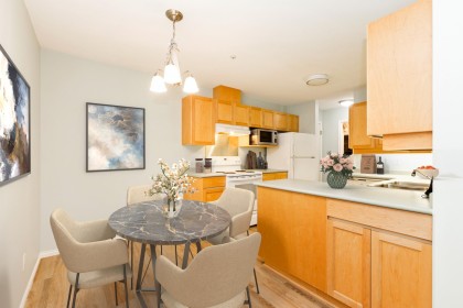 Photo 13 at 302 - 22722 Lougheed Highway, East Central, Maple Ridge