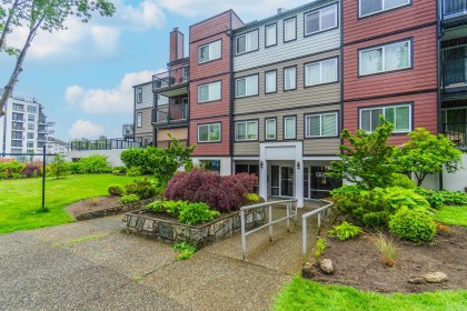 Photo 2 at 106 - 2344 Atkins Avenue, Central Pt Coquitlam, Port Coquitlam