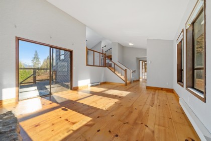 Photo 6 at 25443 Bosonworth Avenue, Thornhill MR, Maple Ridge